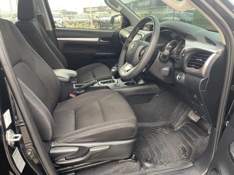2023 Toyota Hilux SR5 Dual Cab 2.8 4 Cylinders Diesel Engine Automatic Black Pick Up Truck