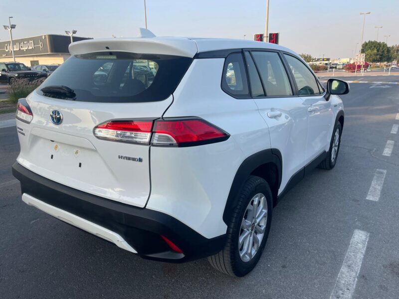 2022 Toyota Corolla Cross Hybrid 2.0L 4-cylinder in-line Engine White Grey SUV AWD