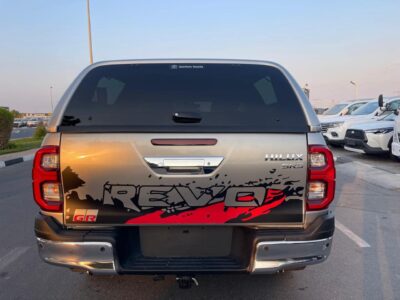 2022 Toyota Hilux 2.8L Diesel Automatic SR5 Double Cab 4 Cylinders Engine Grey Black