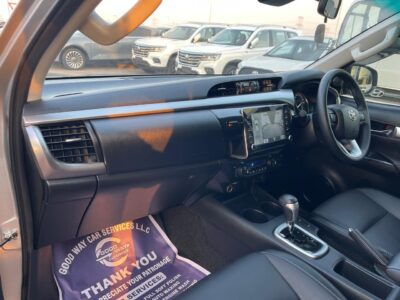 2022 Toyota Hilux 2.8L Diesel Automatic SR5 Double Cab 4 Cylinders Engine Grey Black