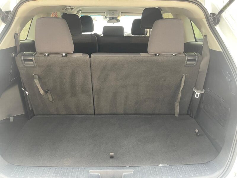 2023 Toyota Kluger GXL Hybrid 2.5L Inline 4-cylinder Engine White Grey SUV AWD