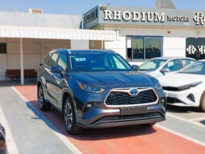 2024 Toyota Highlander GLE 2.5L 4 Cylinders Hybrid Engine Grey Black SUV GCC Specs