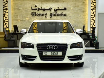 2013 Audi S8 4.0 TFSI Quattro 8 Cylinders Petrol Engine White Black Sedan Korean Specs