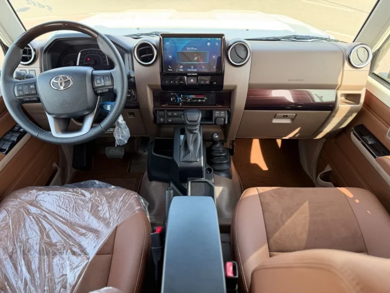 2026 Toyota Land Cruiser LC79 DC Full option 4 Cylinder Petrol Engine White Brown Pickup
