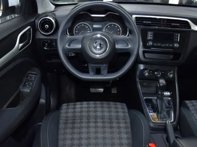 2020 MG ZS Comfort 4 Cylinders Petrol Engine White Black Crossover GCC Specs