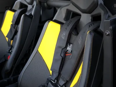 2026 Can-am Maverick MAX 3 Cylinders Petrol Engine Yellow Black CARBON PACKAGE