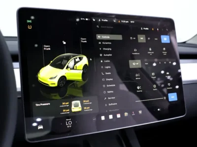 2024 Tesla Model Y Standard Electric Vehicle Grey White SUV 450 - 550 KM Range