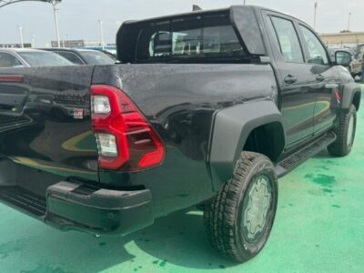 2024 Toyota Hilux 2.4 Litre Diesel 4-cylinder Engine Black Pick-Up Truck 4WD
