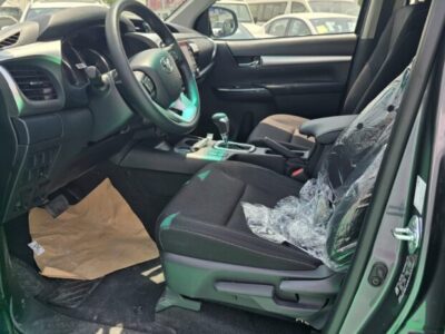 2024 Toyota Hilux 2.4 Litre Diesel 4-cylinder Engine Grey Black Pick-Up Truck 4WD