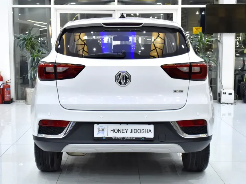 2020 MG ZS Comfort 4 Cylinders Petrol Engine White Black Crossover GCC Specs