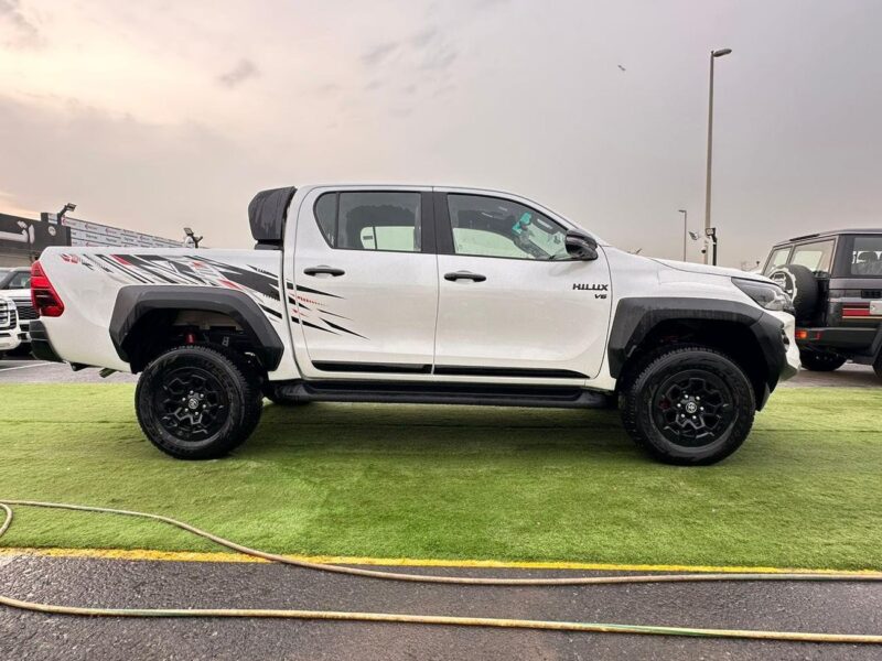 2026 Toyota Hilux Gr Sport 4.0 Litres 6 Cylinders Petrol Engine White Black Pick Up Truck