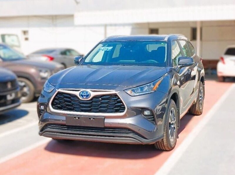2024 Toyota Highlander GLE 2.5L 4 Cylinders Hybrid Engine Grey Black SUV GCC Specs
