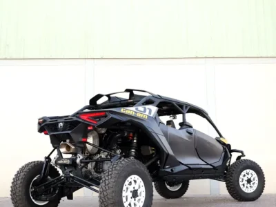 2026 Can-am Maverick MAX 3 Cylinders Petrol Engine Yellow Black CARBON PACKAGE