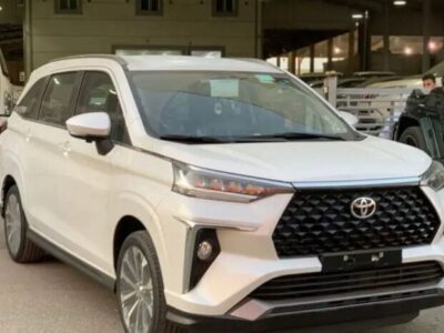 2024 Toyota Veloz 1.5-liter 4-cylinder Petrol Engine Light White Black Compact MPV FWD