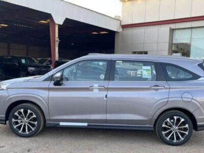 2024 Toyota Veloz 1.5-liter 4-cylinder Petrol Engine Light Grey Black Compact MPV FWD