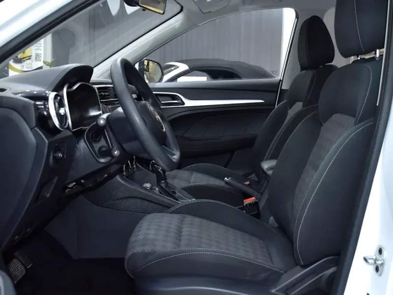 2020 MG ZS Comfort 4 Cylinders Petrol Engine White Black Crossover GCC Specs