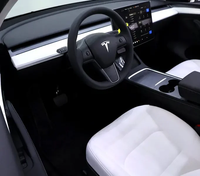 2024 Tesla Model Y Standard Electric Vehicle Grey White SUV 450 - 550 KM Range