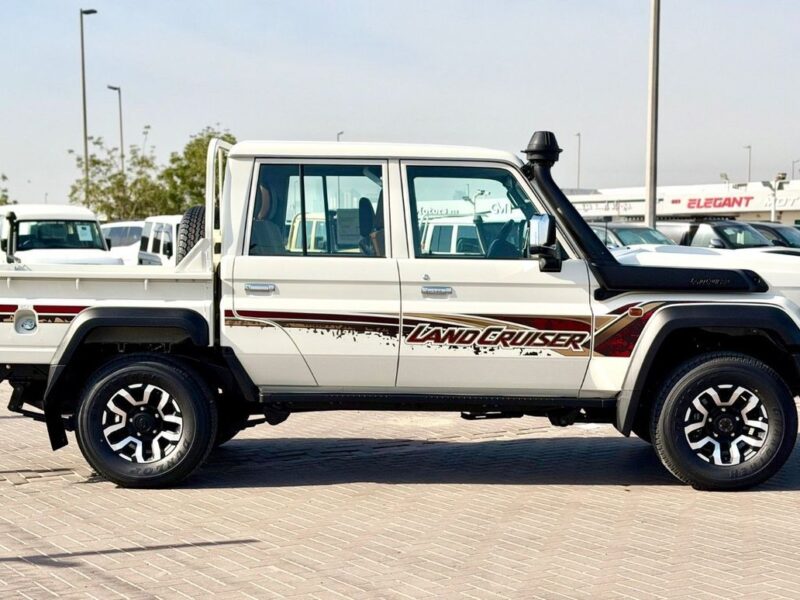 2026 Toyota Land Cruiser LC79 DC Full option 4 Cylinder Petrol Engine White Brown Pickup