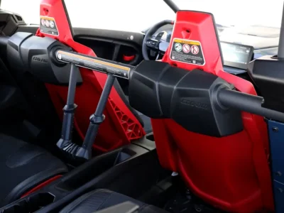 2026 Can-am Maverick MAX 3 Cylinders Petrol Engine Blue Black CARBON PACKAGE