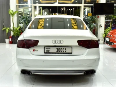 2013 Audi S8 4.0 TFSI Quattro 8 Cylinders Petrol Engine White Black Sedan Korean Specs