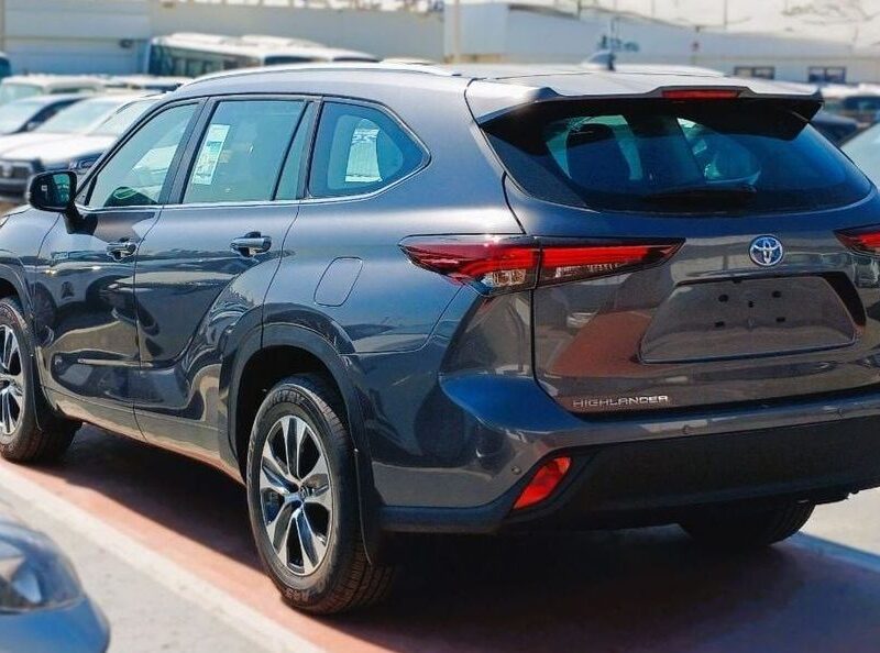 2024 Toyota Highlander GLE 2.5L 4 Cylinders Hybrid Engine Grey Black SUV GCC Specs