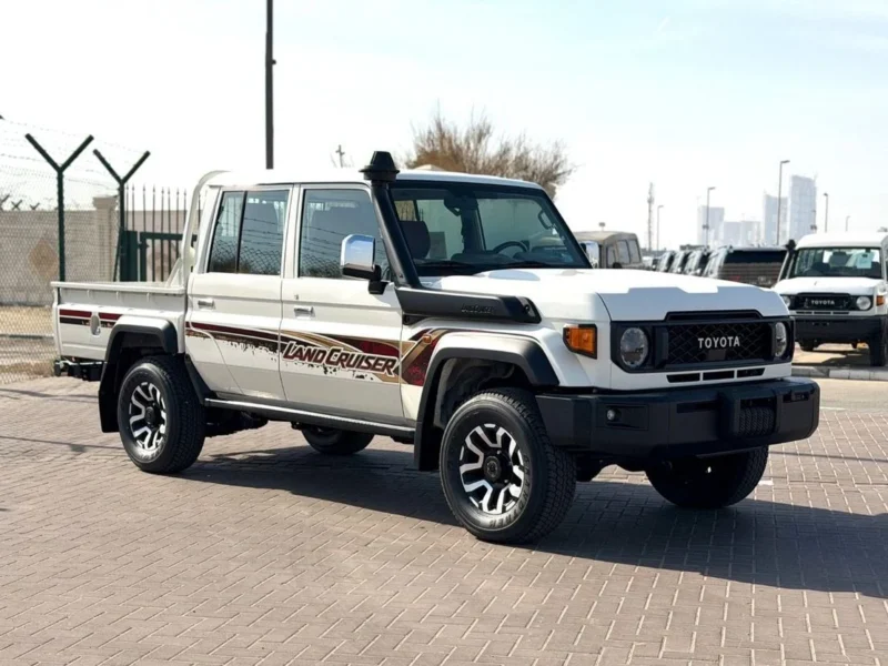 2026 Toyota Land Cruiser LC79 DC Full option 4 Cylinder Petrol Engine White Brown Pickup