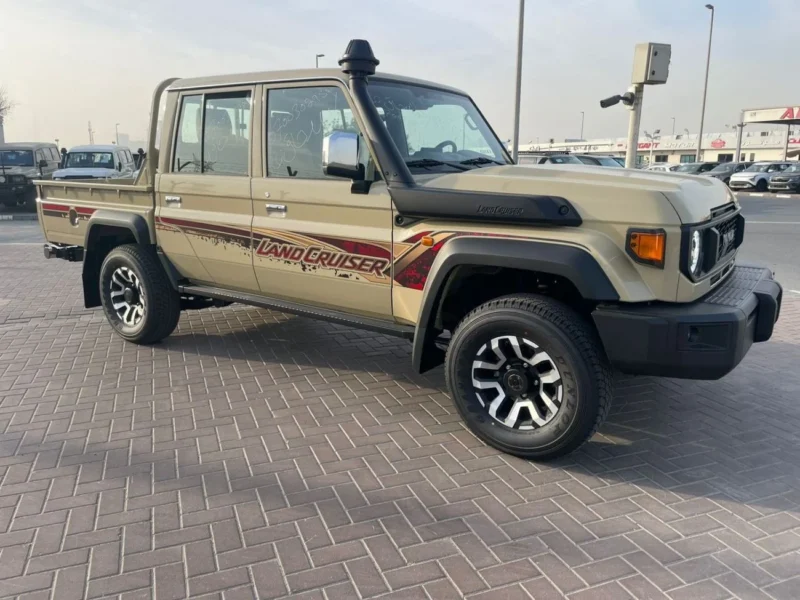 2026 TOYOTA LANDCRUISER PICKUP DOUBLE CABIN 4.0L 6 Cylinders Beige Brown Pickup