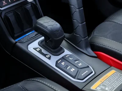 2026 Can-am Maverick MAX 3 Cylinders Petrol Engine Blue Black CARBON PACKAGE