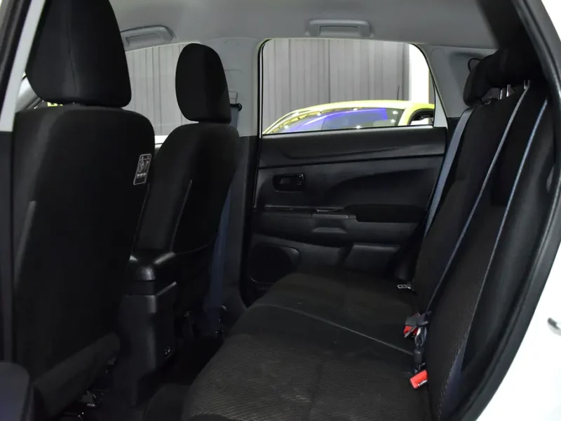 2024 Mitsubishi ASX GLX 4 Cylinder Petrol Engine White Black Crossover GCC Specs