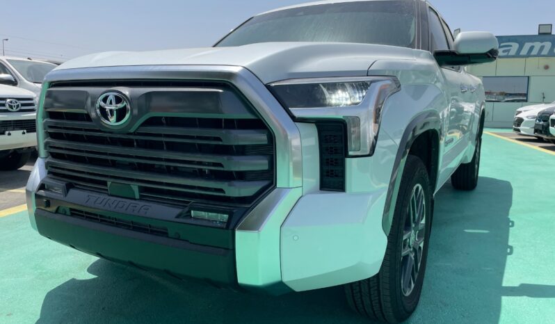 2024 Toyota Tundra 3.4L twin-turbo V6 Petrol Engine White Black Pick-Up Truck 4WD