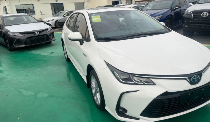 2024 Toyota Corolla 1.8 Litres Hybrid 4-cylinder Engine White Red Sedan AWD