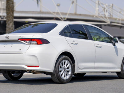 2024 Toyota Corolla 2.0 Litres Inline 4-cylinder Petrol Engine White Black Sedan FWD