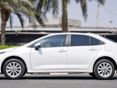 2024 Toyota Corolla 2.0 Litres Inline 4-cylinder Petrol Engine White Black Sedan FWD