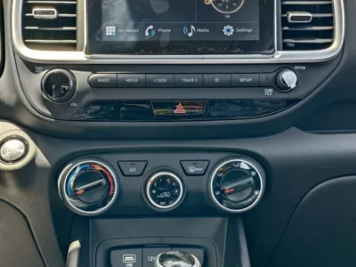 2023 Hyundai Venue PREMIER PLUS TURBO 1.0L V4 Red Black SUV FULL OPTION