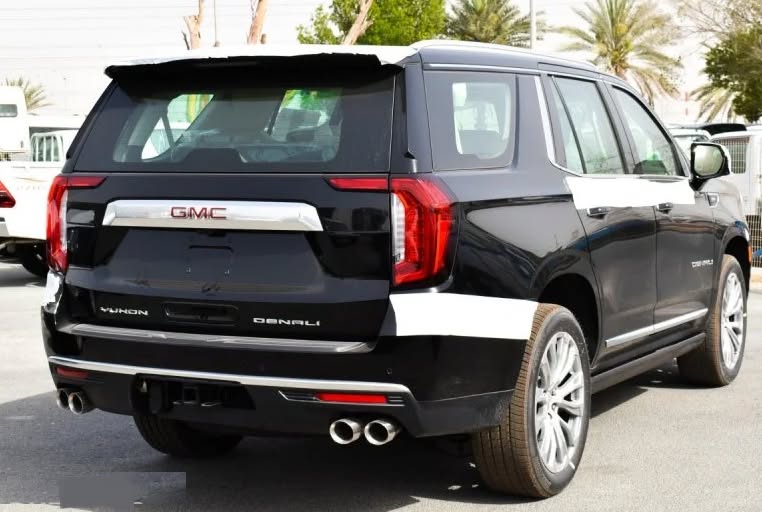 2022 GMC Yukon Denali 6.2L EcoTec3 V8 Petrol Engine White Beige SUV 4WD