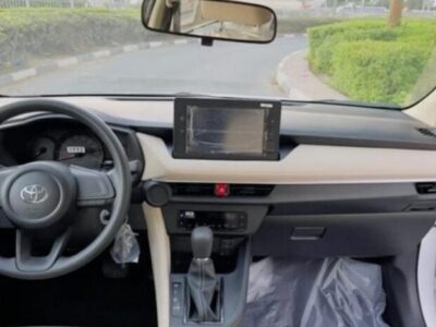 2023 Toyota Yaris 1.5 Litres 4 Cylinders Petrol Engine White Beige Sedan FWD