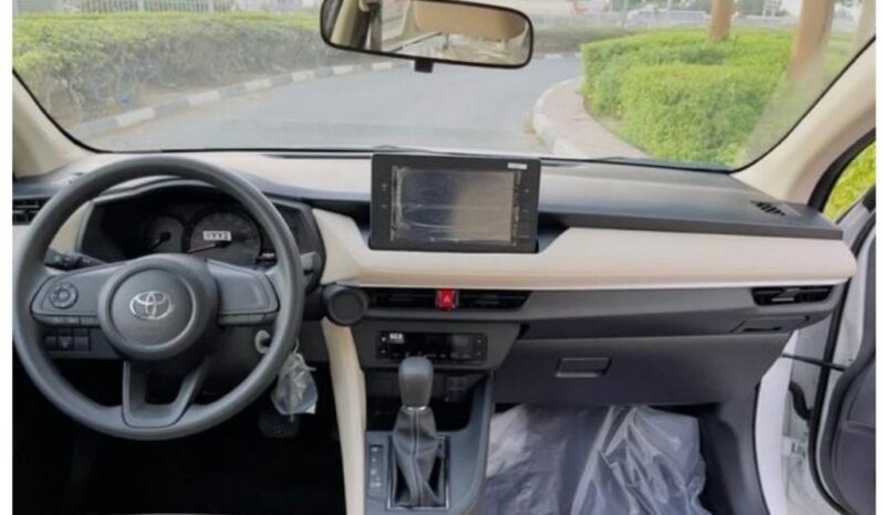 2023 Toyota Yaris 1.5 Litres 4 Cylinders Petrol Engine White Beige Sedan FWD