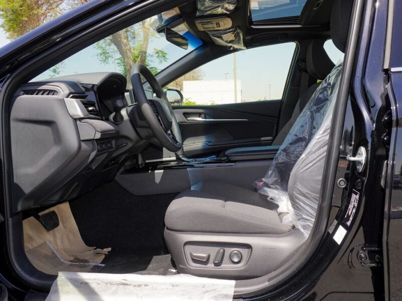 2025 Toyota Camry LE 2.5 Litres 4 Cylinders Petrol Engine Black Sedan Automatic GCC