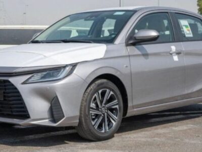 2023 Toyota Yaris 1.5 Litres 4 Cylinders Petrol Engine Silver Beige Sedan FWD