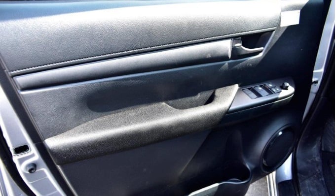 2022 Toyota Hilux 2.4L 4 Cylinder Diesel Engine MID Option Silver Black Pickup Truck