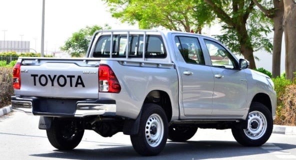 2022 Toyota Hilux 2.4L 4 Cylinder Diesel Engine MID Option Silver Black Pickup Truck