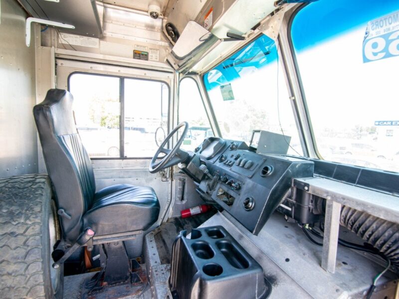 2012 Ford Freightliner MT45 6.0L V8 Petrol Engine Beige Black Truck