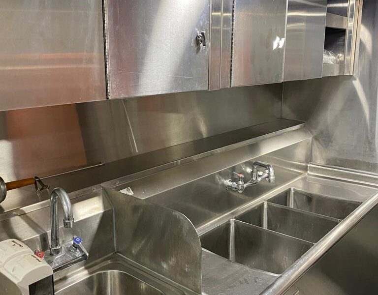 2012 Ford Freightliner MT45 6.0L V8 Petrol Engine Beige Black Truck