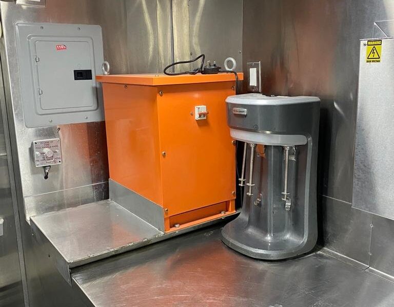 2012 Ford Freightliner MT45 6.0L V8 Petrol Engine Beige Black Truck