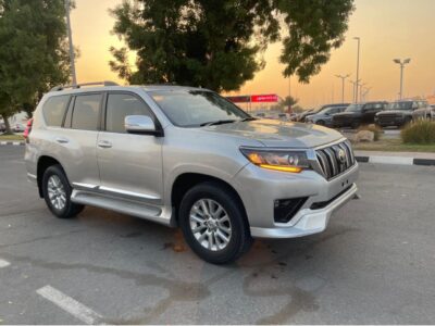 2017 Toyota Landcruiser Prado Altitude 2.8-liter 4-cylinder Turbodiesel Silver Black SUV