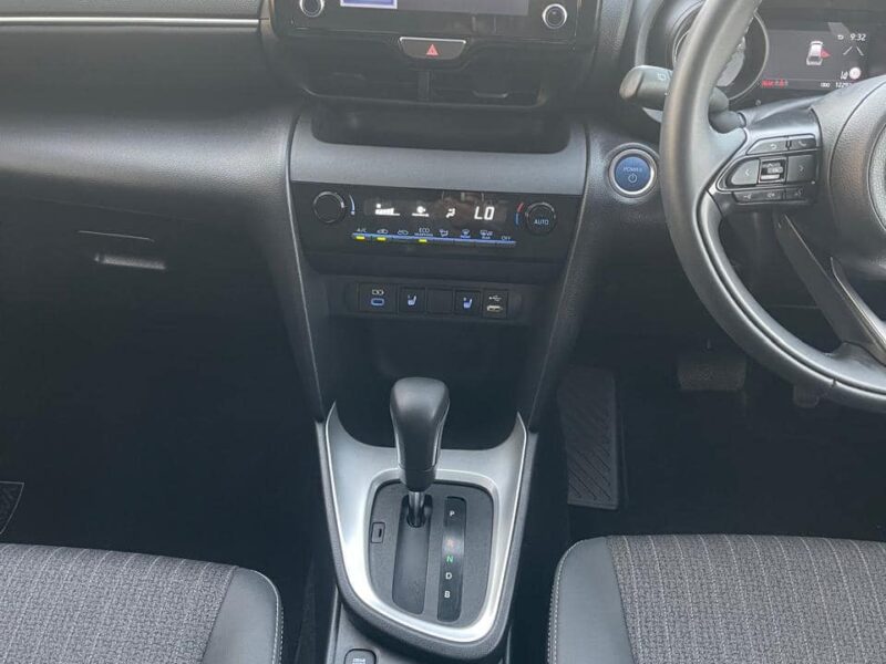 2022 Toyota Yaris Cross Urban 1.5L 3-cylinder Hybrid Engine Red Grey SUV 4WD