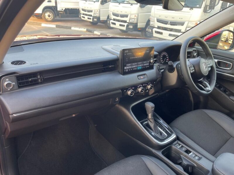 2023 Honda HR-V HEV 1.5 Litres 4-cylinder Petrol + Hybrid Motor Red Grey SUV