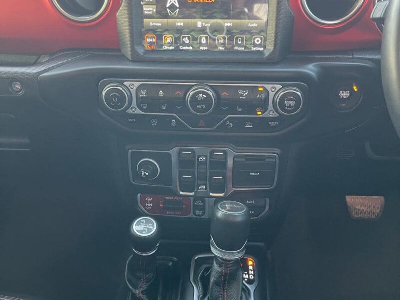 2021 Jeep Gladiator Rubicon Dual Cab 3.6L Petrol V6 Engine Grey Black Pickup Truck