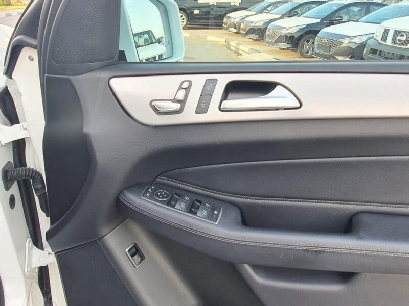 2017 Mercedes-Benz GLC 250d 4Matic 2.1L Twin Turbo Diesel 4 Cylinders White Black SUV