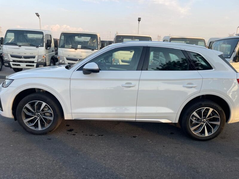 2022 Audi Q5 40 TDI Quattro 2.0L Turbo Diesel 4 Cylinder Engine White Black SUV